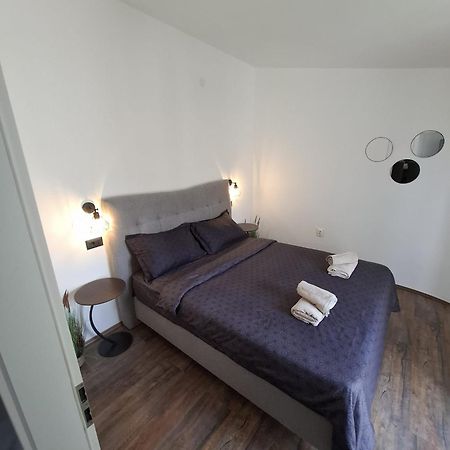 普利莫顿Apartman Simun公寓 外观 照片